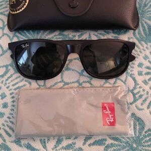 Ray-Ban Classic Black Sunglasses